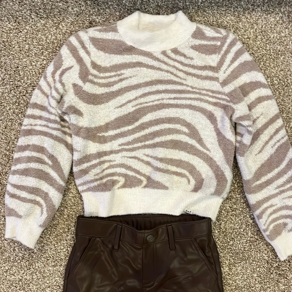 Super Cute Girls Abercrombie Kids Outfit Size 9/10